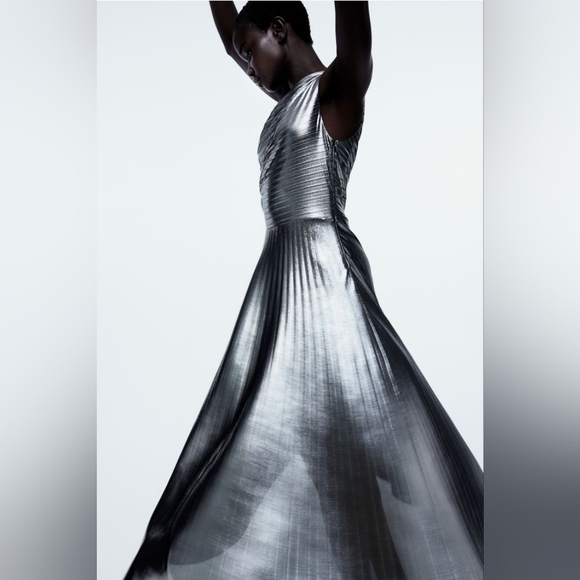 BNWT H&M Metallic-Coated Draped One-Shoulder Pleated Jersey Dress Silver Sz S, L - Picture 6 of 9